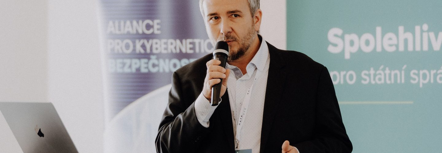 Aktivity uživatelů a kyberbezpečnost